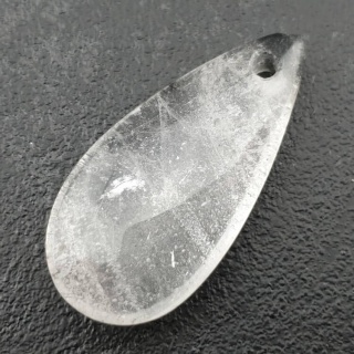 Kryształ górski łezka z dziurką 38x18 mm nr 46