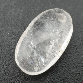 Kryształ górski owal z dziurką 33x20 mm nr 27