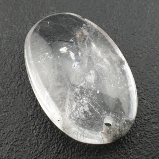 Kryształ górski owal z dziurką 34x23 mm nr 8