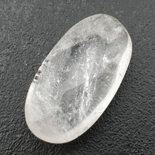 Kryształ górski owal z dziurką 35x19 mm nr 18