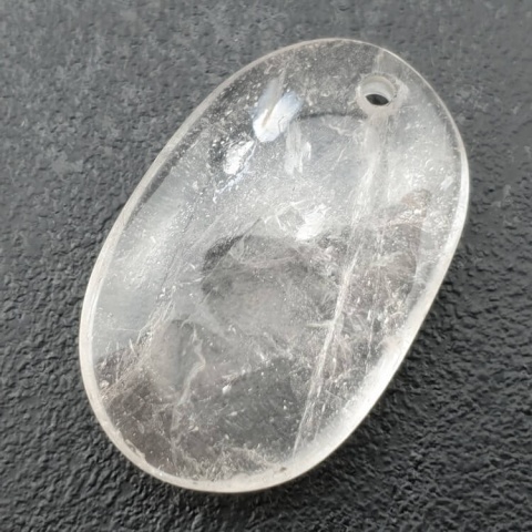Kryształ górski owal z dziurką 36x23 mm nr 19