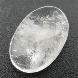 Kryształ górski owal z dziurką 36x24 mm nr 24