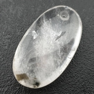 Kryształ górski owal z dziurką 37x21 mm nr 21