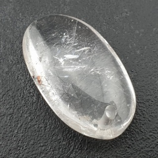Kryształ górski owal z dziurką 37x21 mm nr 6
