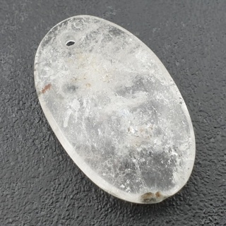 Kryształ górski owal z dziurką 37x22 mm nr 2