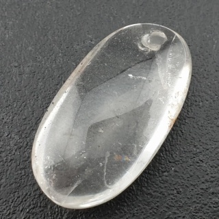 Kryształ górski owal z dziurką 39x21 mm nr 14