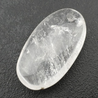 Kryształ górski owal z dziurką 41x23 mm nr 5