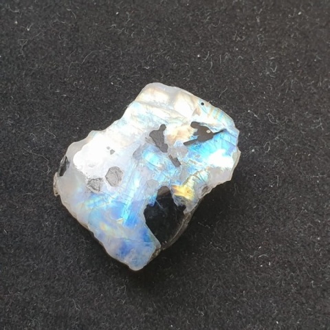Kamień księżycowy kawałek polerowany 22x17 mm nr 347
