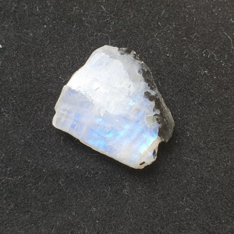 Moonstone polished chunk 22x21 mm no 335