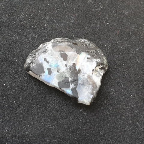 Moonstone polished chunk 24x19 mm no 356