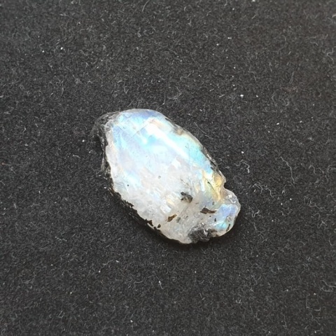 Moonstone polished chunk 24x20 mm no 341