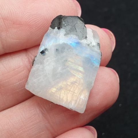 Moonstone polished chunk 25x19 mm no 368