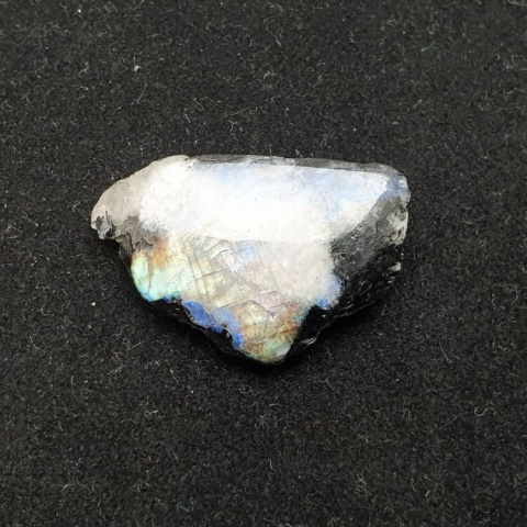 Kamień księżycowy kawałek polerowany 27x18 mm nr 361