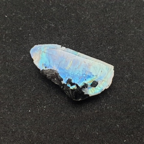 Kamień księżycowy kawałek polerowany 28x15 mm nr 371