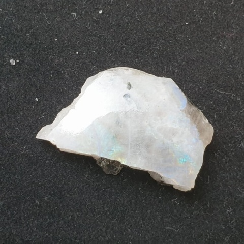 Moonstone polished chunk 29x20 mm no 322