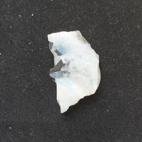 Moonstone polished chunk 29x20 mm no 322