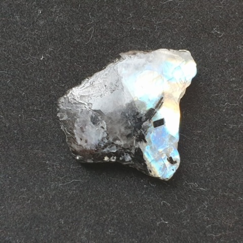 Moonstone polished chunk 31x25 mm no 307