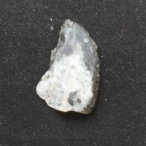 Kamień księżycowy kawałek polerowany 32x20 mm nr 331