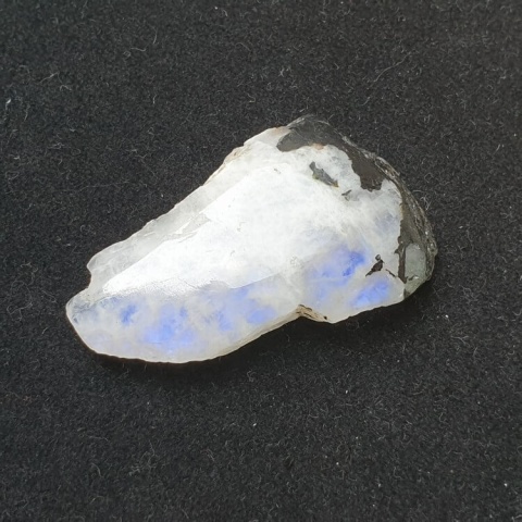 Moonstone polished chunk 36x21 mm no 332