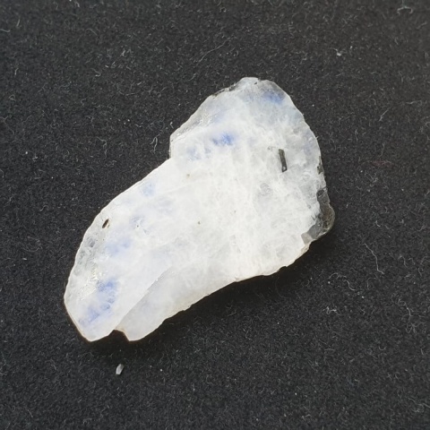 Moonstone polished chunk 36x21 mm no 332