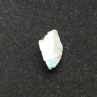 Kamień księżycowy kawałek polerowany 16x10 mm nr 405