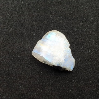 Kamień księżycowy kawałek polerowany 19x14 mm nr 408