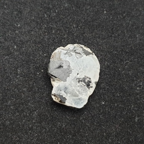Moonstone polished chunk 20x16 mm no 400