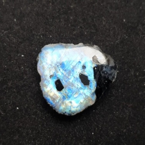 Kamień księżycowy kawałek polerowany 20x19 mm nr 378