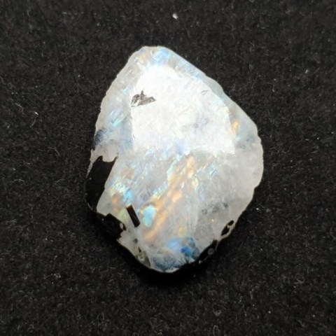 Kamień księżycowy kawałek polerowany 23x17 mm nr 396