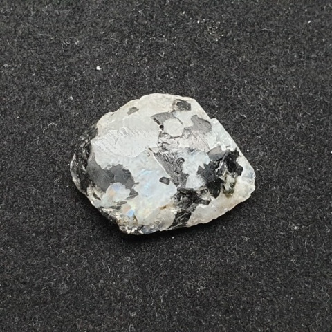 Kamień księżycowy kawałek polerowany 23x17 mm nr 396