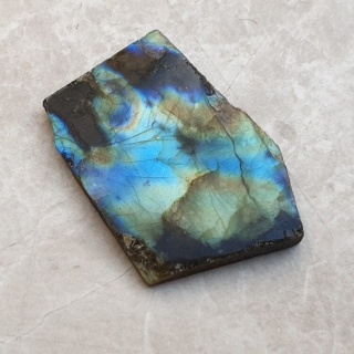 Labradoryt plaster polerowany 39x28 mm nr 375