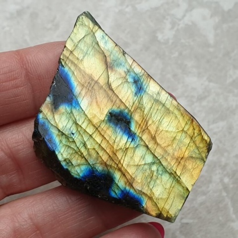 Labradorite polished slab 41x33 mm no 323