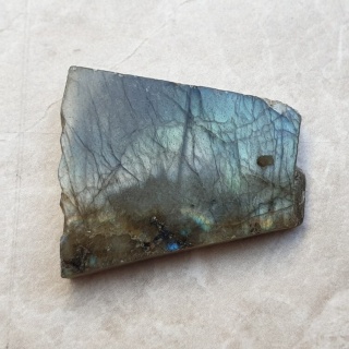 Labradoryt plaster polerowany z dziurką 31x26 mm nr 120