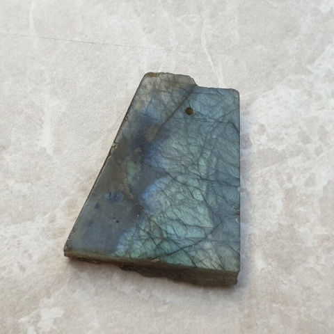 Labradoryt plaster polerowany z dziurką 31x26 mm nr 120