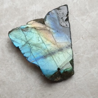 Labradoryt plaster polerowany z dziurką 33x33 mm nr 244