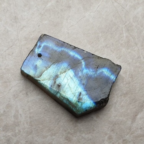 Labradoryt plaster polerowany z dziurką 35x26 mm nr 164