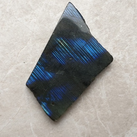 Labradoryt plaster polerowany z dziurką 36x28 mm nr 218
