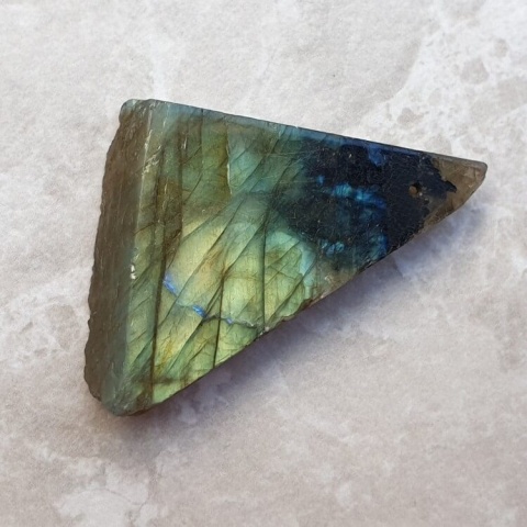 Labradoryt plaster polerowany z dziurką 37x30 mm nr 101