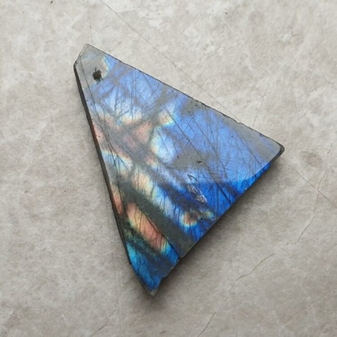 Labradoryt plaster polerowany z dziurką 37x31 mm nr 182