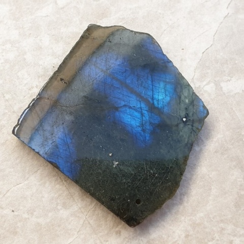 Labradoryt plaster polerowany z dziurką 37x36 mm nr 128