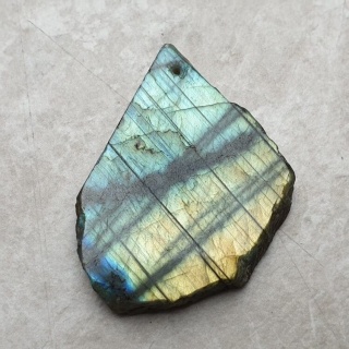 Labradoryt plaster polerowany z dziurką 38x31 mm nr 171