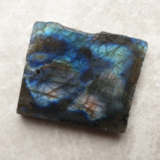 Labradoryt plaster polerowany z dziurką 38x31 mm nr 188