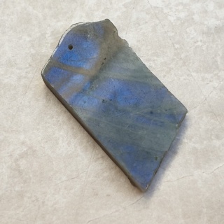 Labradoryt plaster polerowany z dziurką 40x24 mm nr 138