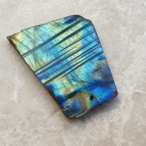 Labradoryt plaster polerowany z dziurką 40x32 mm nr 134