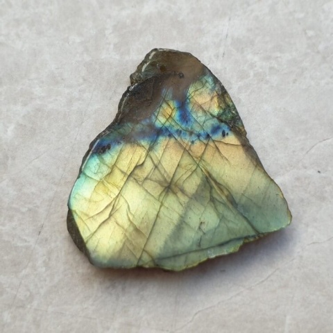 Labradoryt plaster polerowany z dziurką 40x35 mm nr 117