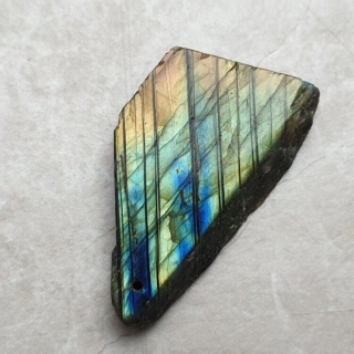 Labradoryt plaster polerowany z dziurką 41x23 mm nr 237