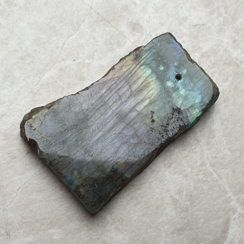 Labradoryt plaster polerowany z dziurką 41x27 mm nr 216
