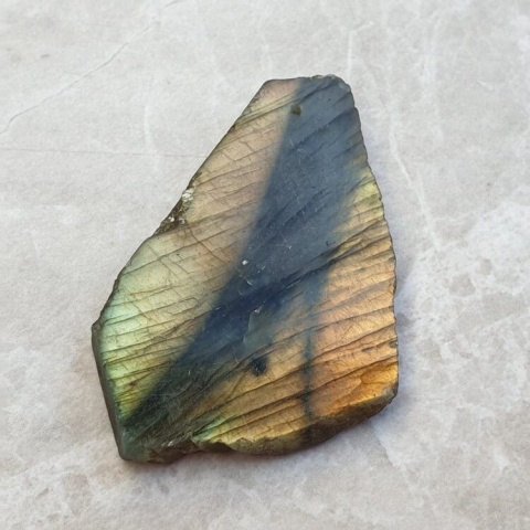 Labradorite polished slab with hole 41x34 mm no 126