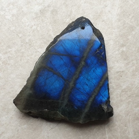 Labradoryt plaster polerowany z dziurką 41x37 mm nr 175