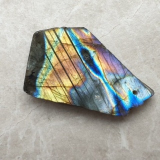 Labradoryt plaster polerowany z dziurką 42x25 mm nr 232